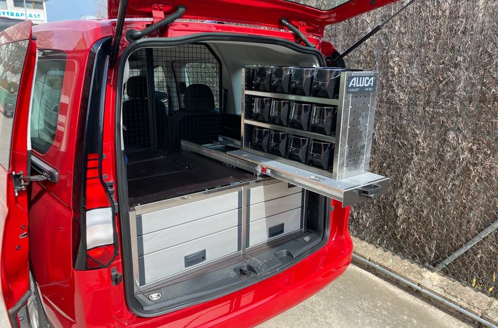 Furgoneta Volkswagen Caddy Maxi Combi para Transporte de Material Sanitario