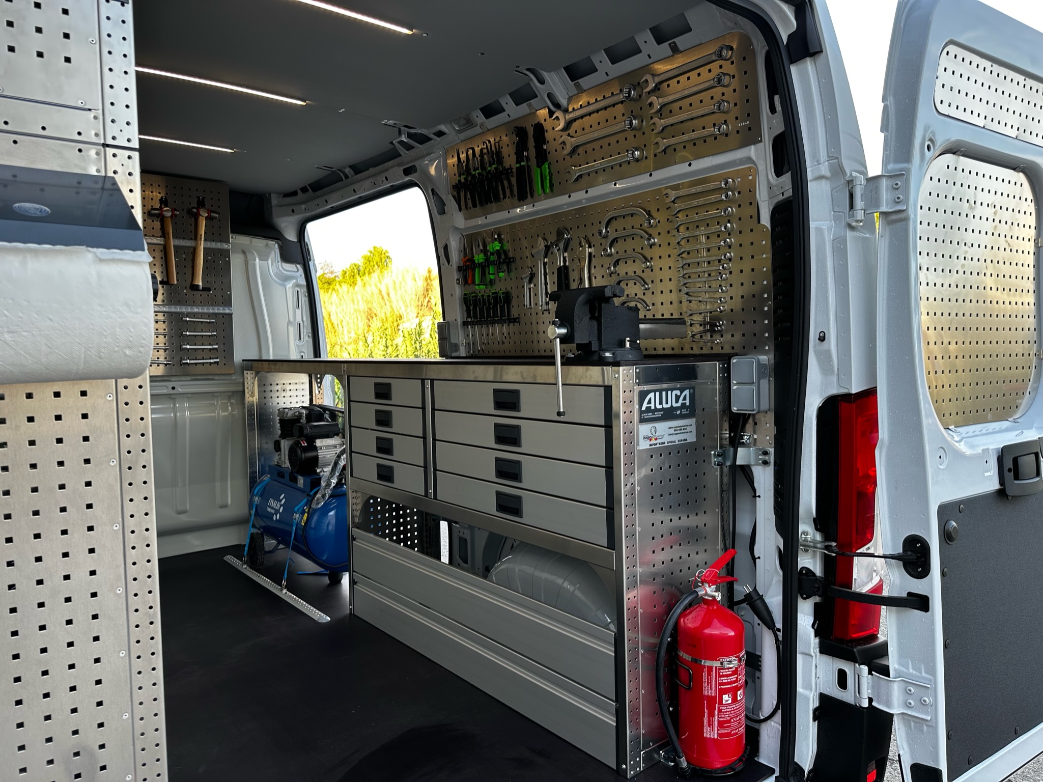 tallermóvil - equipamientos para furgoneta taller - zago automotive