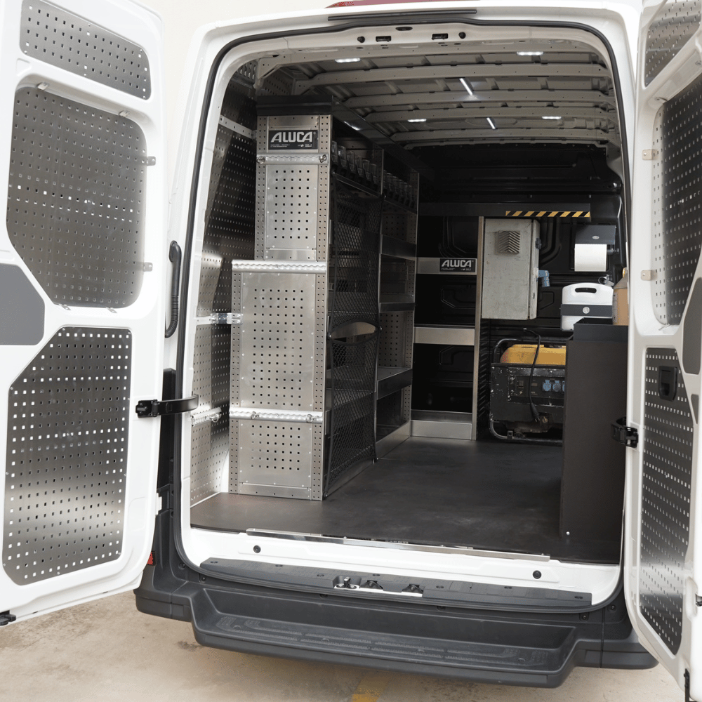 Volkswagen Crafter Furgón: Vehículo Taller para Obra y Servicio