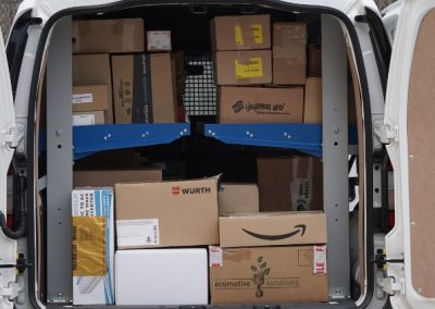 vehículo de repartos e-commerce - Zago Automotive - estanterías abatibles para furgonetas de mensajería y paquetería
