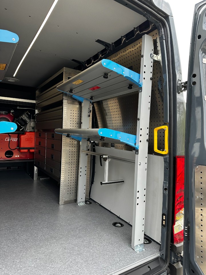 taller móvil con estanterías abatibles - vehículo taller - asistencia en carretera - vehículo de asistencia en carretera